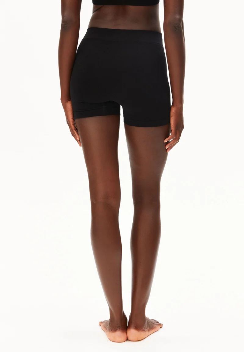 SHORTAA SEAMAALA HIPSTER | black