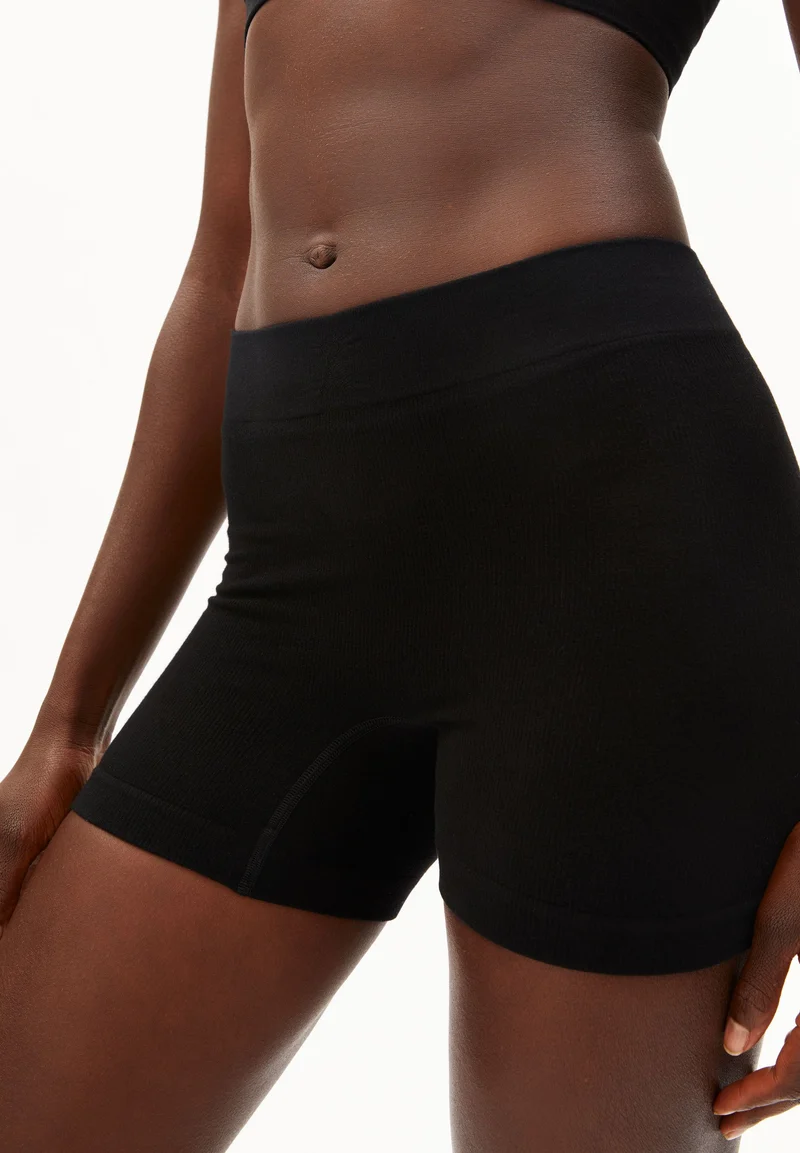 SHORTAA SEAMAALA HIPSTER | black