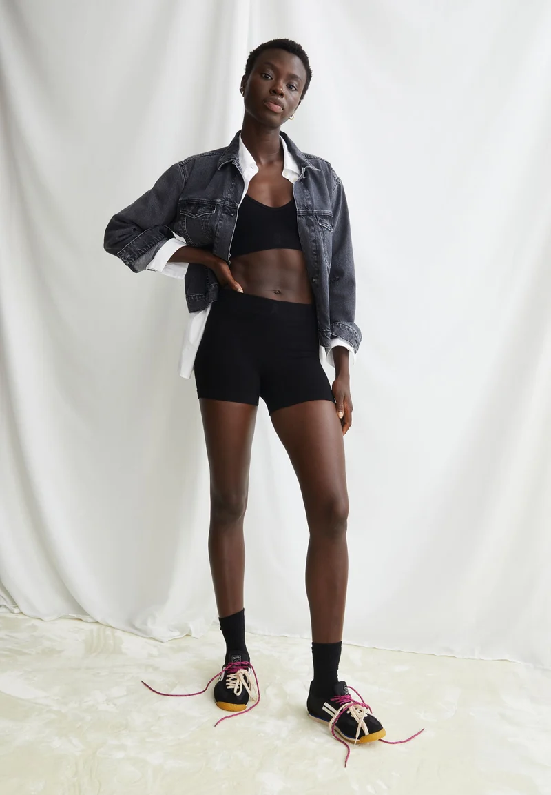 SHORTAA SEAMAALA HIPSTER | black