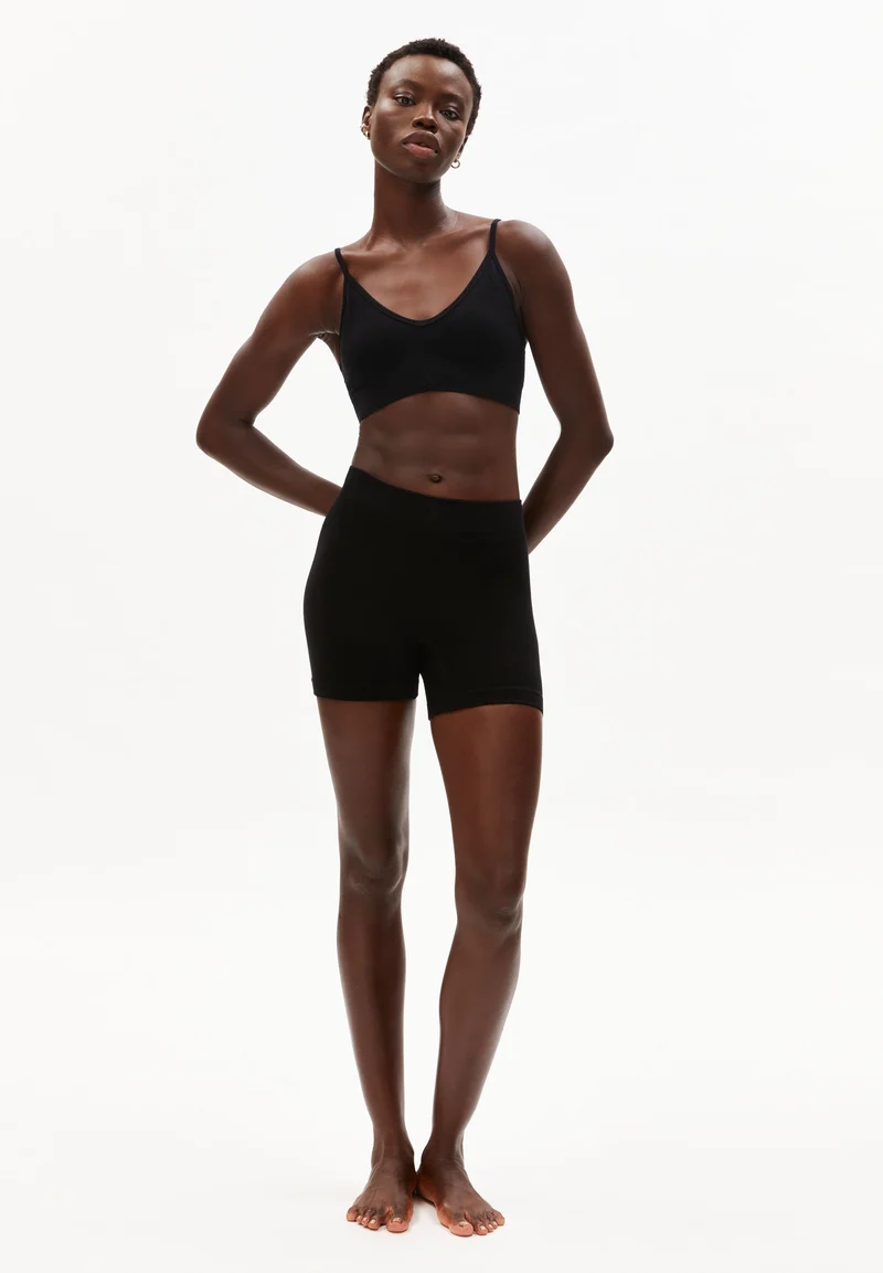 SHORTAA SEAMAALA HIPSTER | black