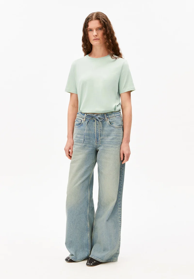 LUALAA T-SHIRT | foam