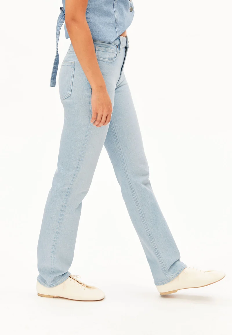 CARENAA MID WAIST STRAIGHT JEANS | glacier