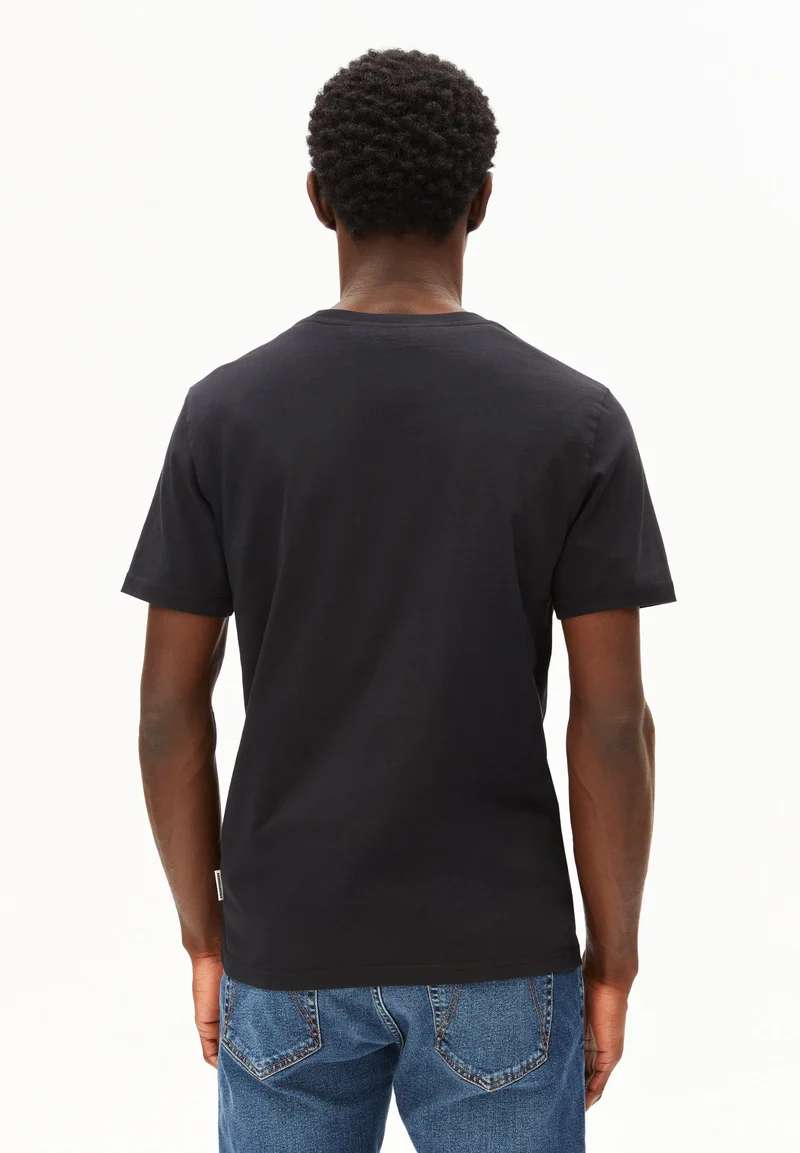 JAAMES T-SHIRT | black