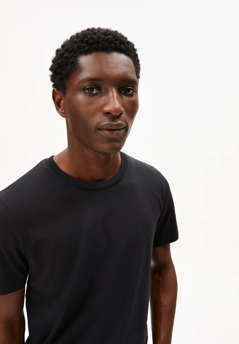 JAAMES T-SHIRT | black