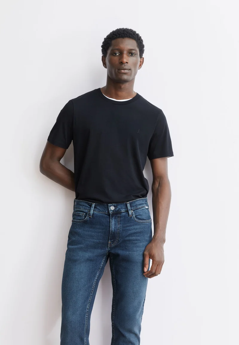 JAAMES T-SHIRT | black