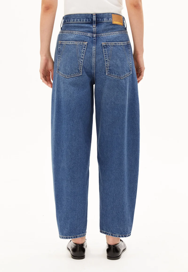 BAARLY HIGH WAIST BARREL JEANS | crunchy