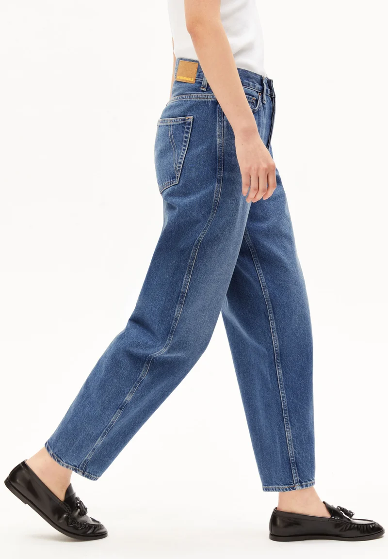 BAARLY HIGH WAIST BARREL JEANS | crunchy