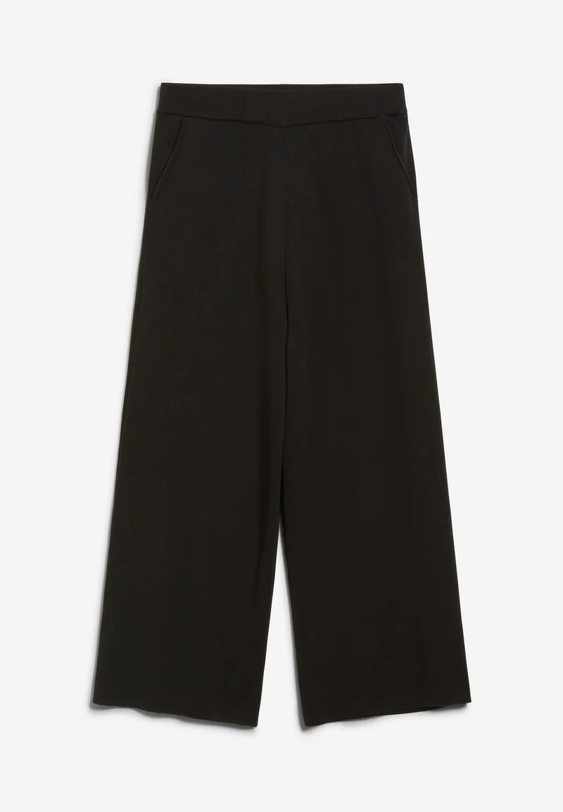 APAANIA | black