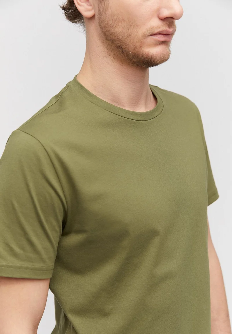 JAAMES T-SHIRT | military green