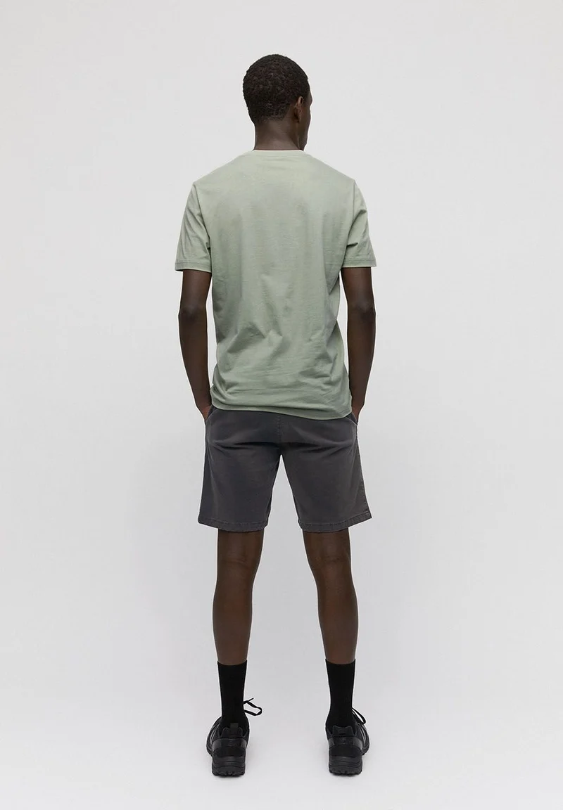 JAAMES T-SHIRT | green tea