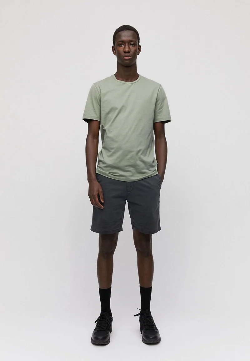 JAAMES T-SHIRT | green tea