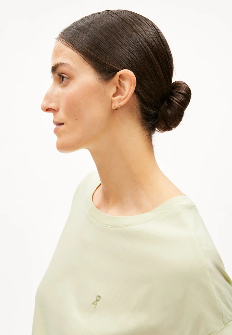 IDAARA T-SHIRT | pastel green