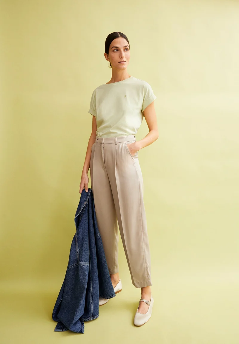 IDAARA T-SHIRT | pastel green