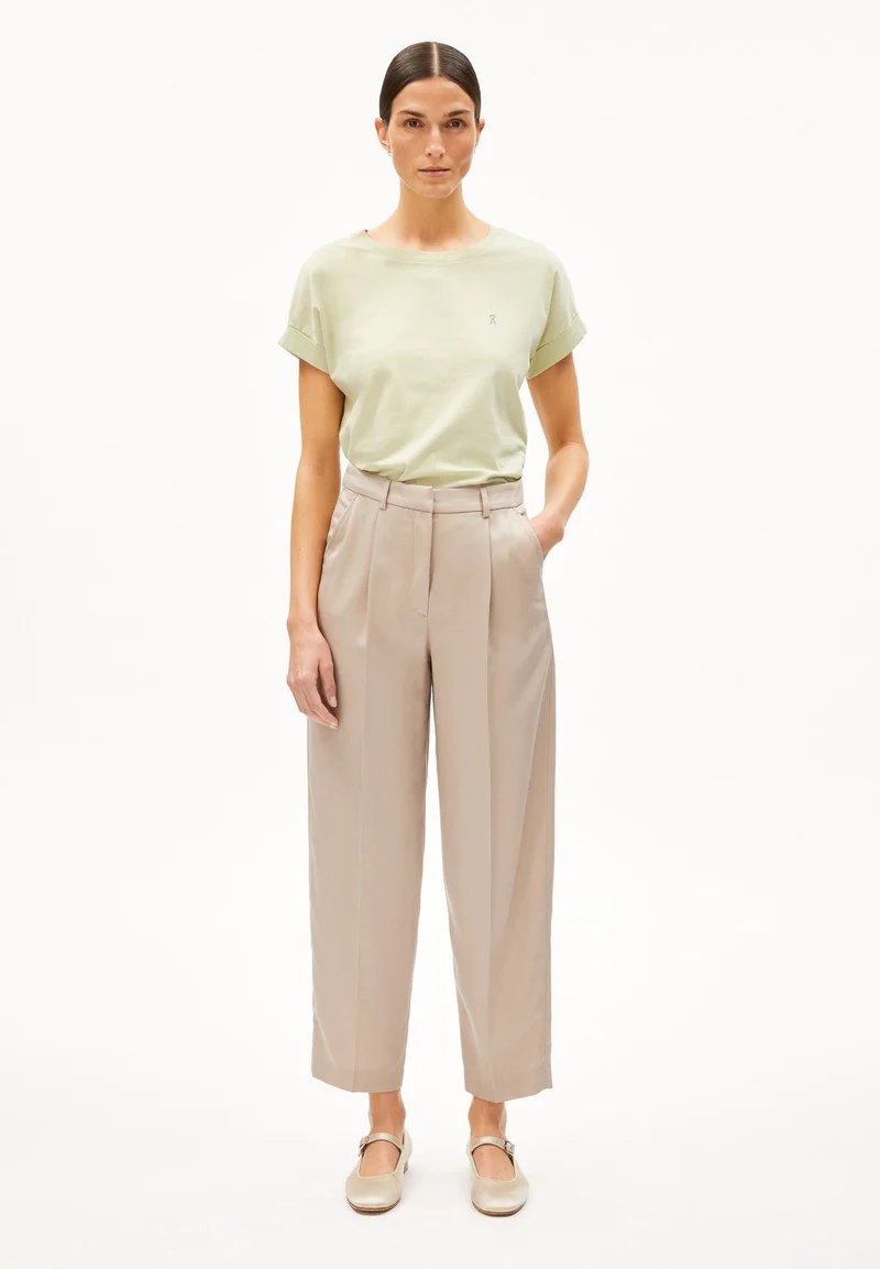 IDAARA T-SHIRT | pastel green