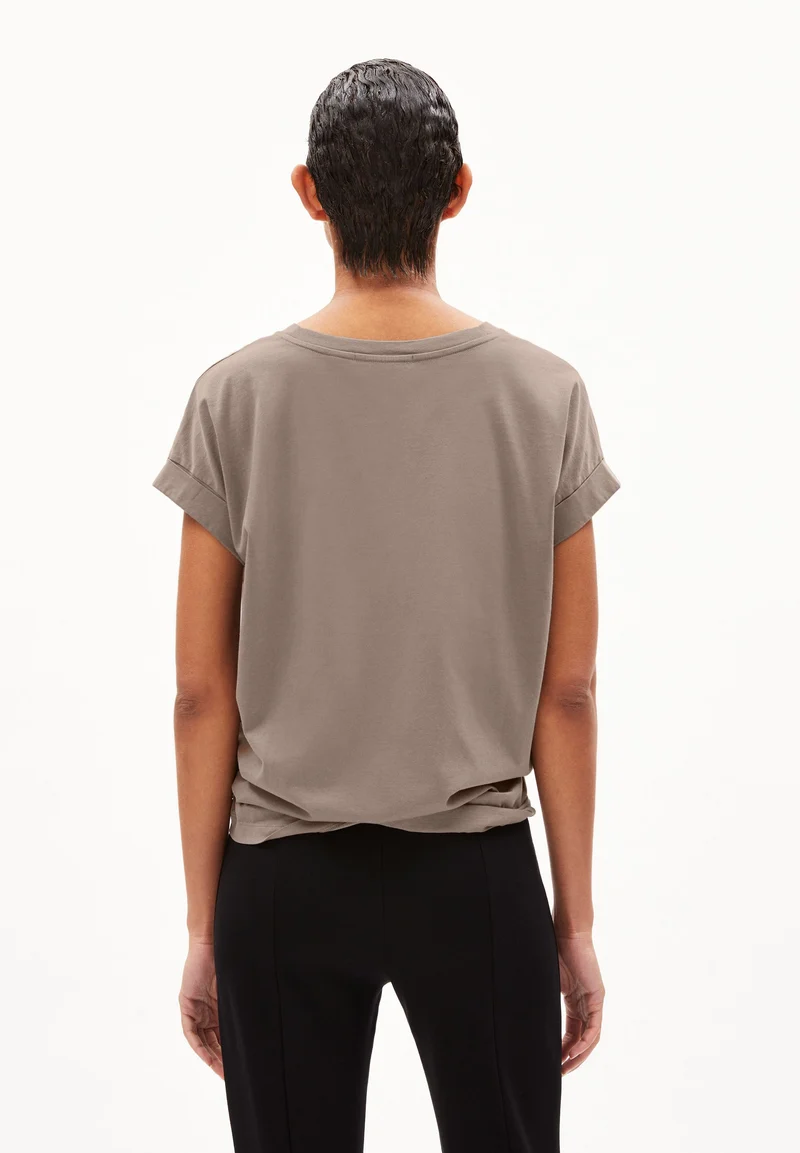 IDAARA T-SHIRT | muddy water