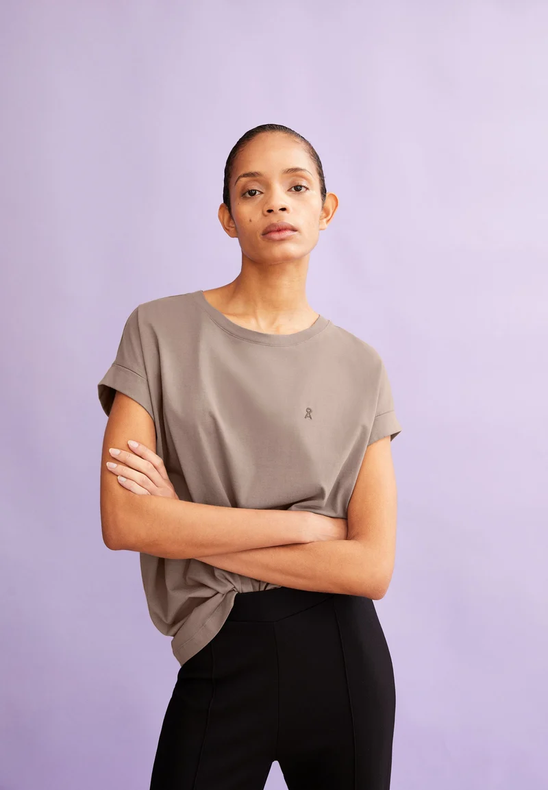 IDAARA T-SHIRT | muddy water