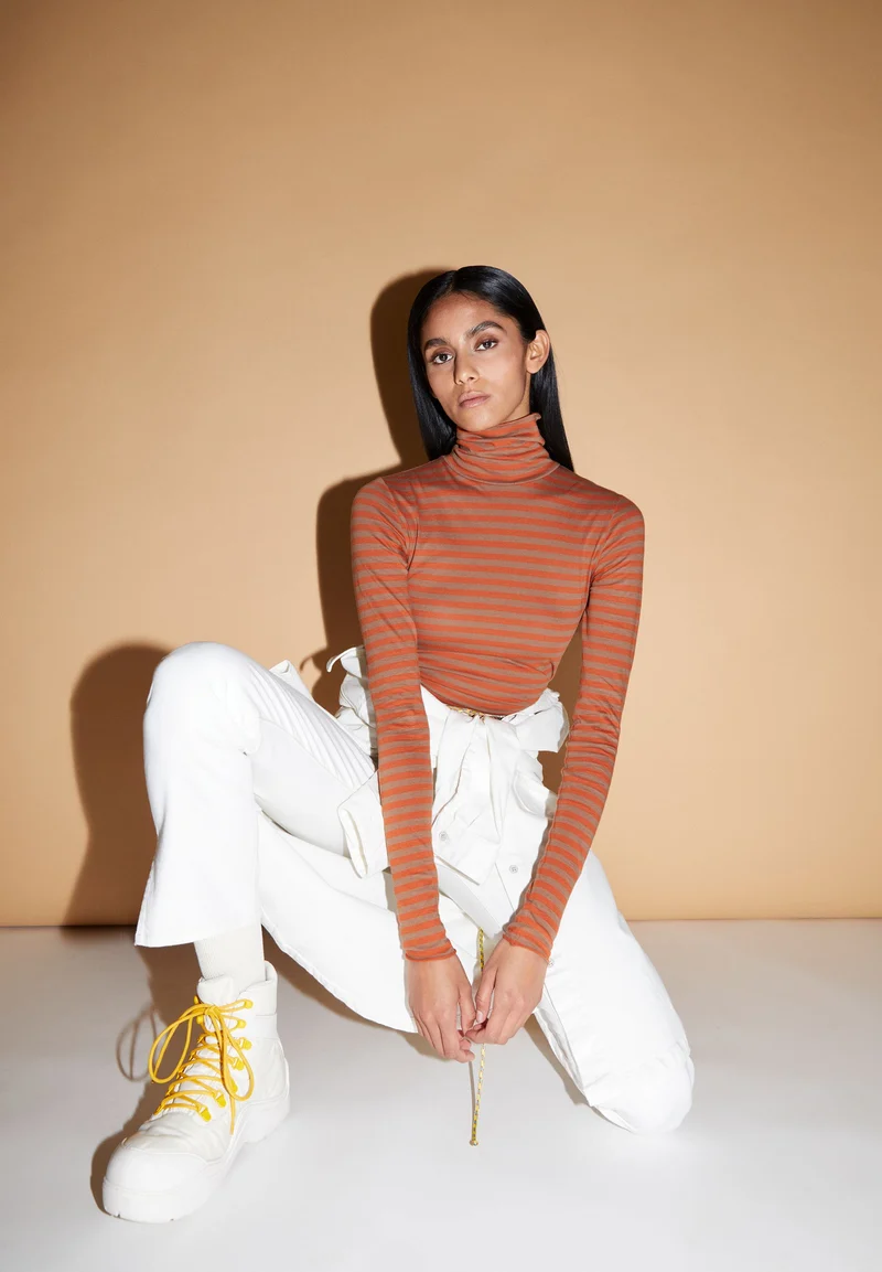 MALENAA STRIPES | dark burnt-cedar wood