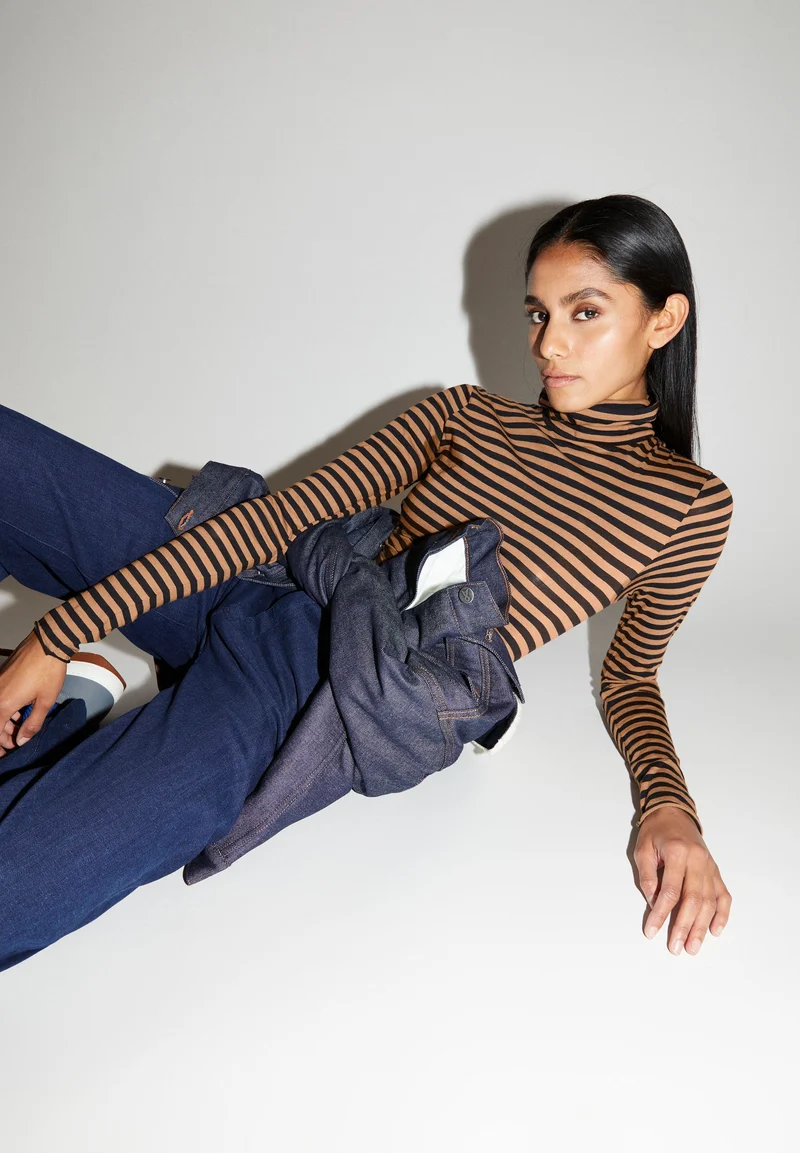 MALENAA STRIPES | cedar wood-black