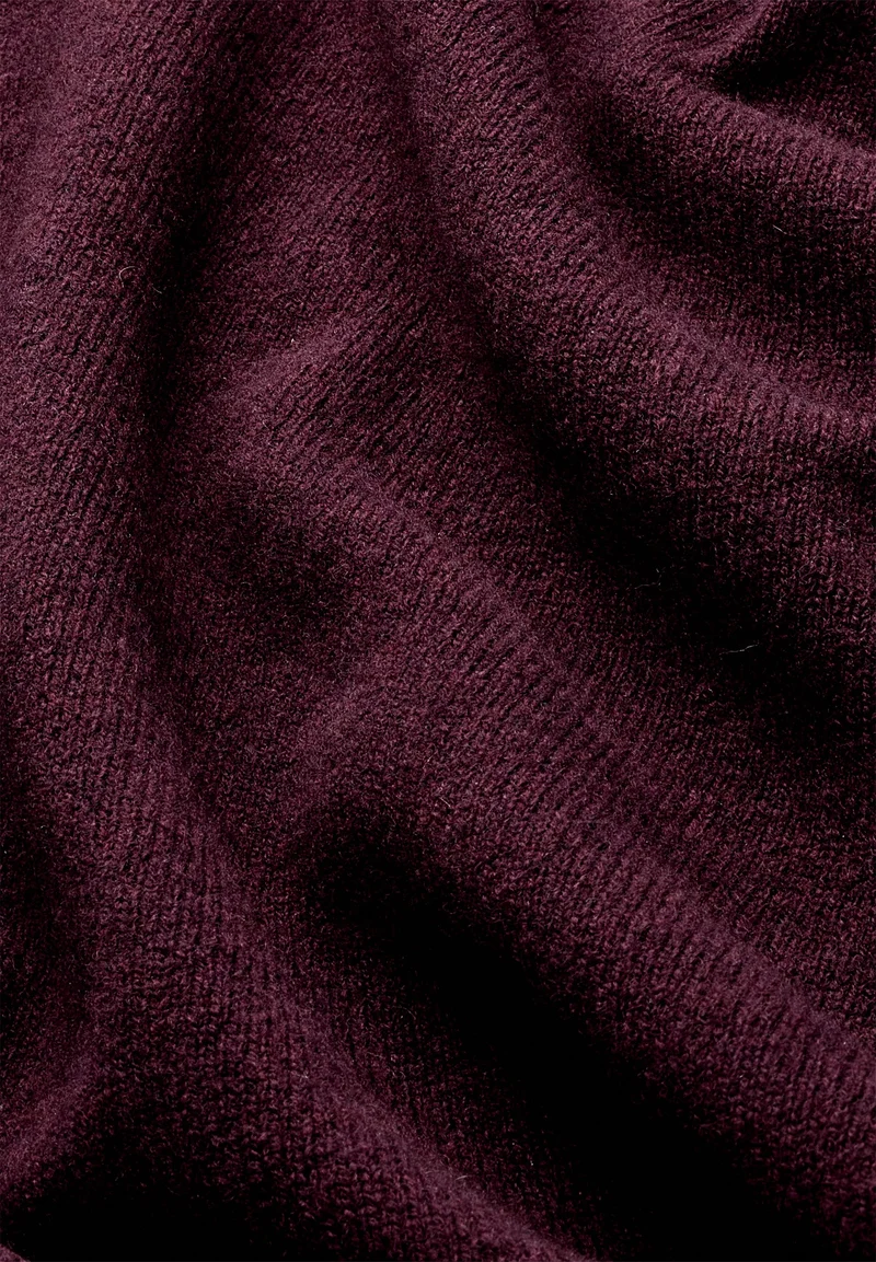 BRYANAA TRIANGLE SCARF | dark cranberry