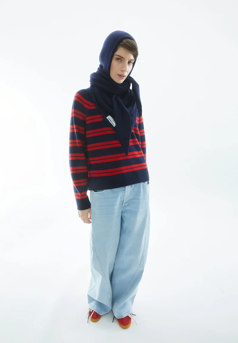 LILIRIAA FINE STRIPES STRICKPULLOVER | tinted navy-candy apple