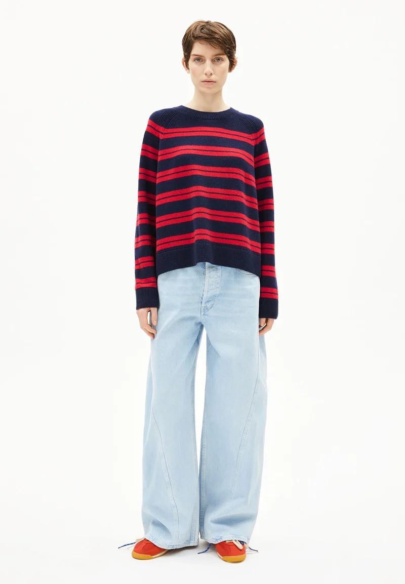 LILIRIAA FINE STRIPES STRICKPULLOVER | tinted navy-candy apple