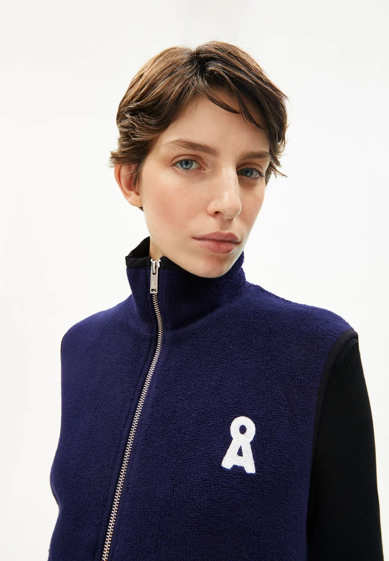 ICONIC Å KARLENAA | tinted navy