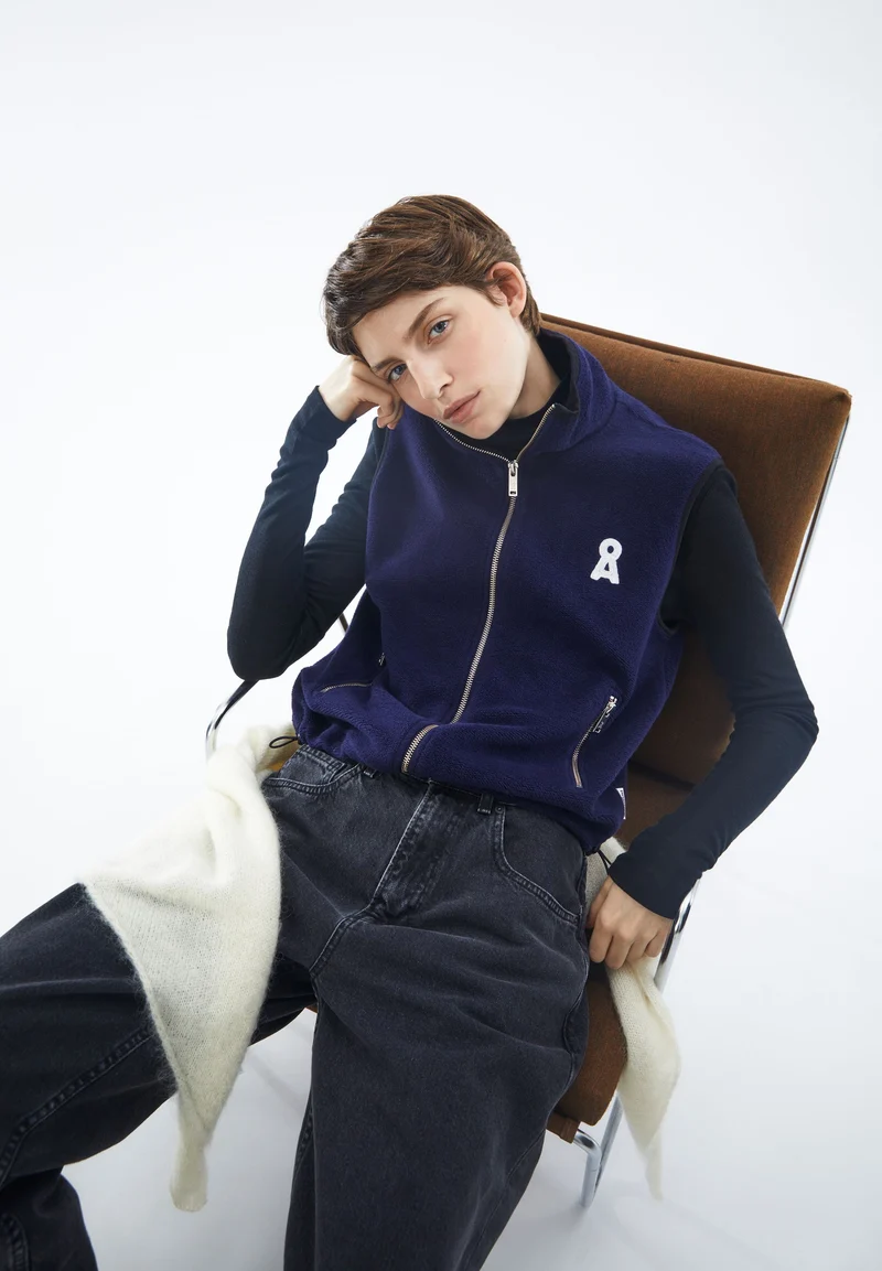 ICONIC Å KARLENAA | tinted navy