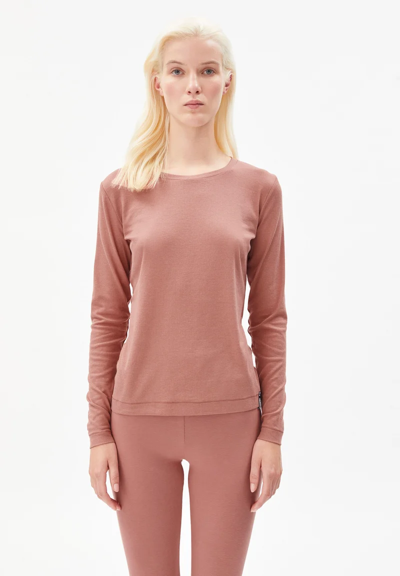 JAALEAA | red earth