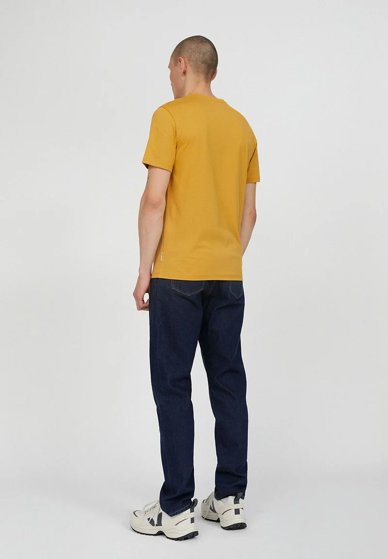 JAAMES T-SHIRT | mustard yellow