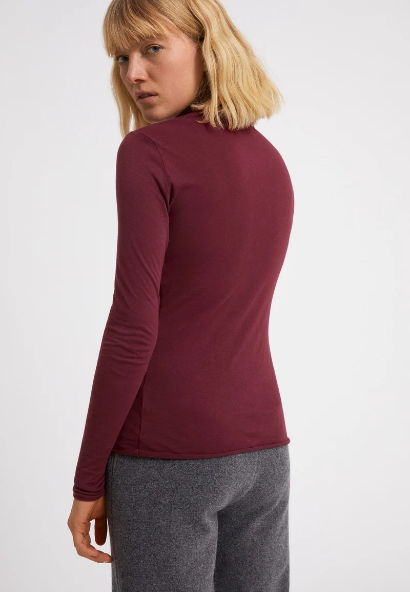 MALANAA | ruby red