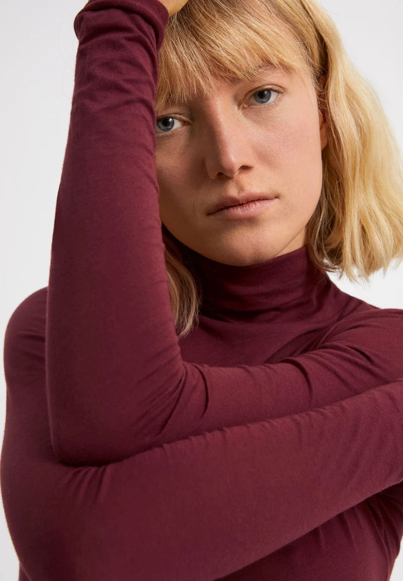 MALANAA | ruby red