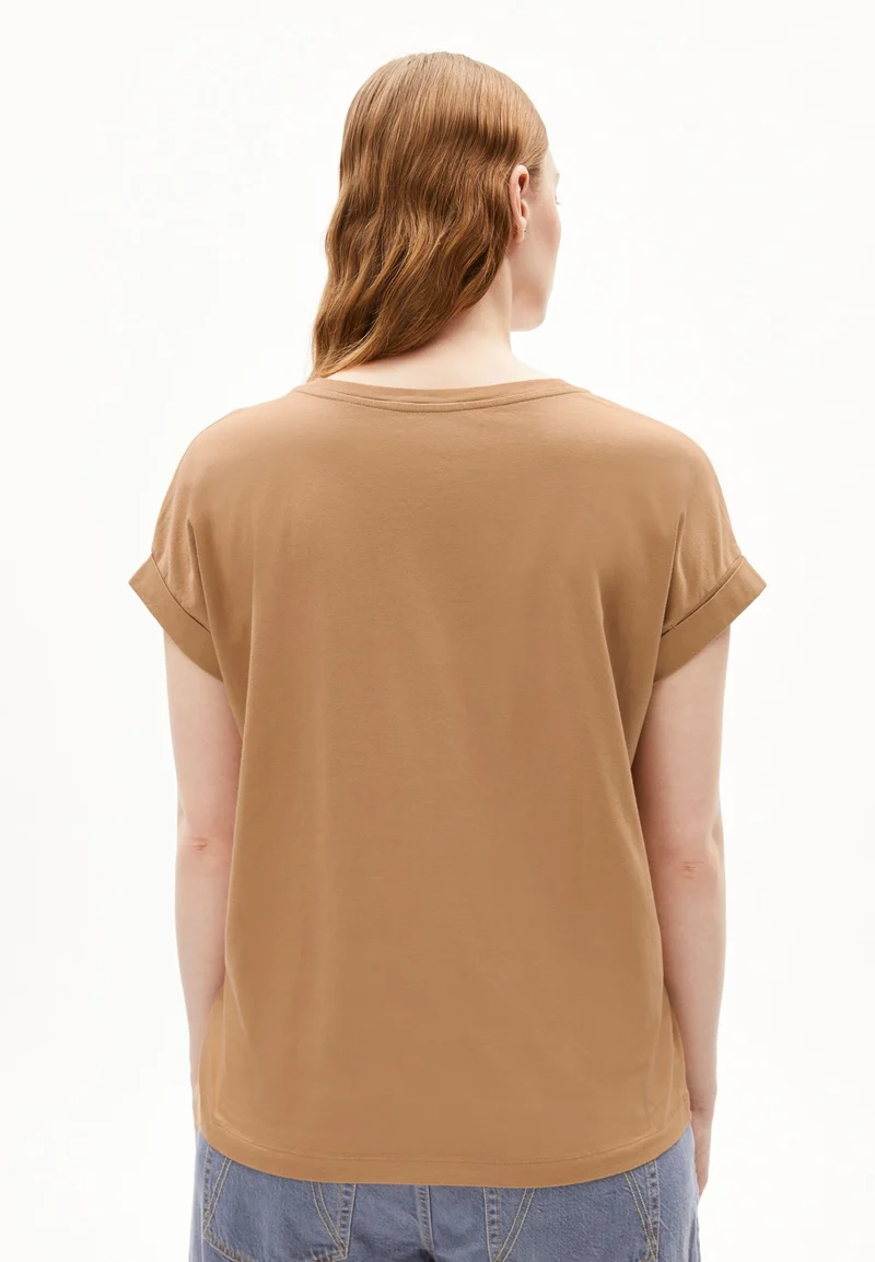 IDAARA T-SHIRT | pale umber