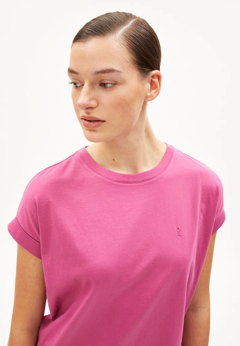 IDAARA T-SHIRT | crushed berry