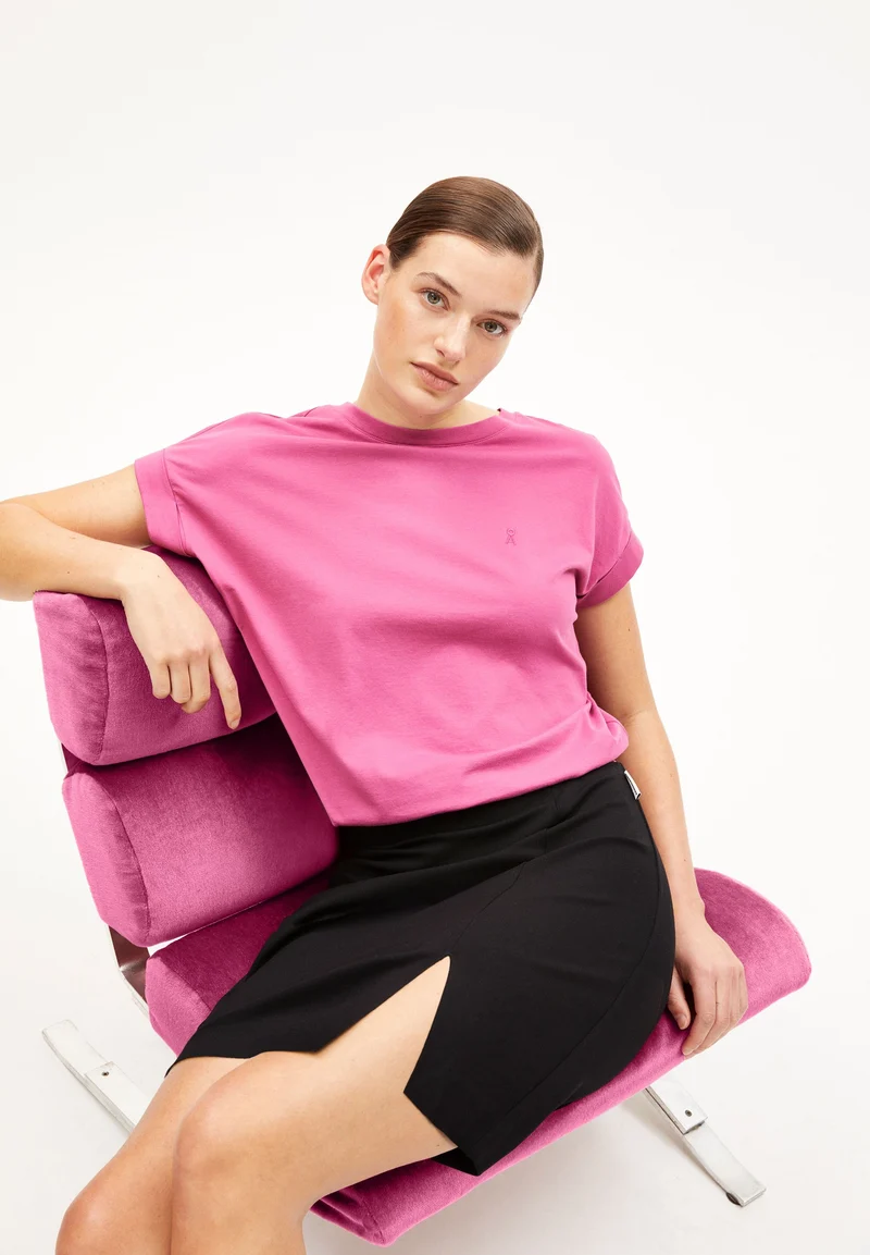 IDAARA T-SHIRT | crushed berry