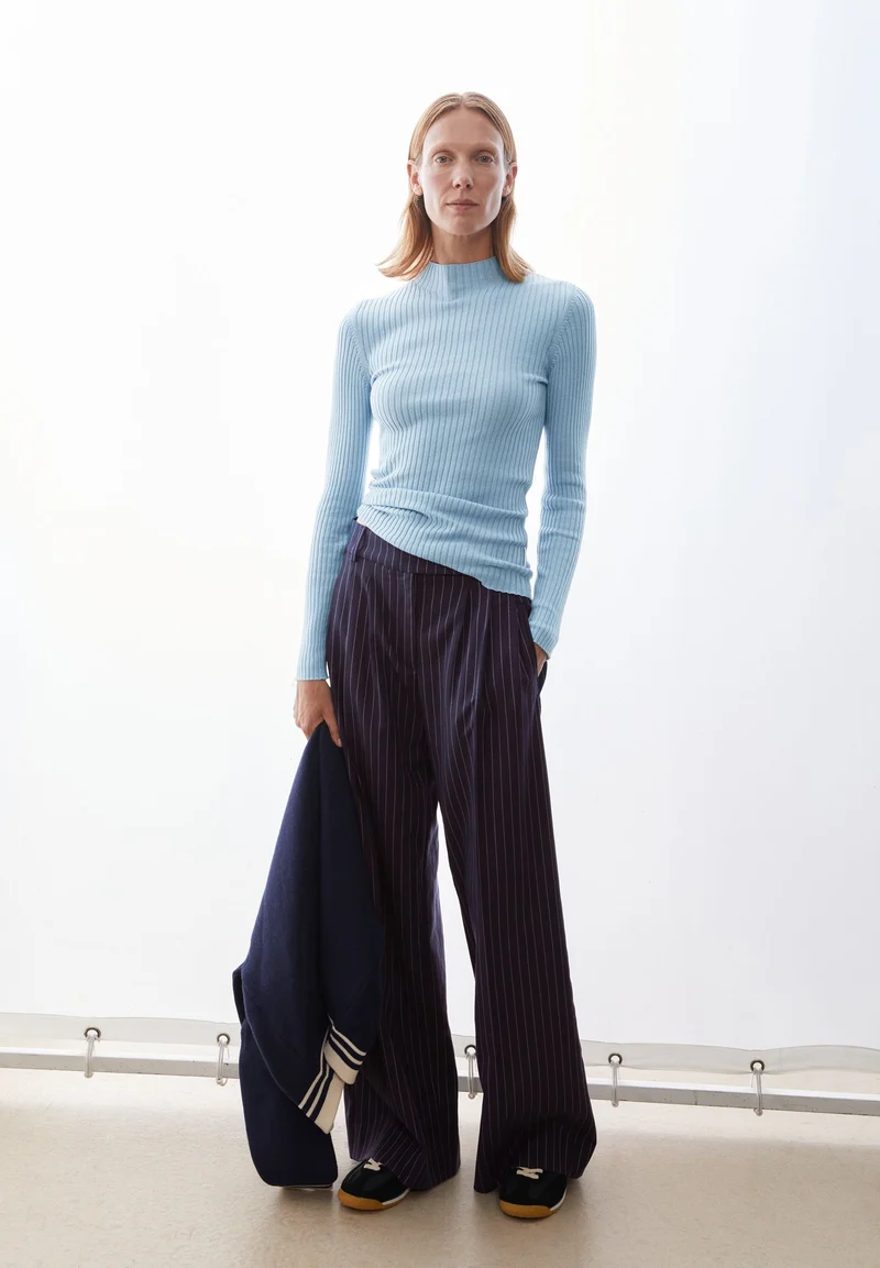 ALAANIA STRICKPULLOVER | blue glow