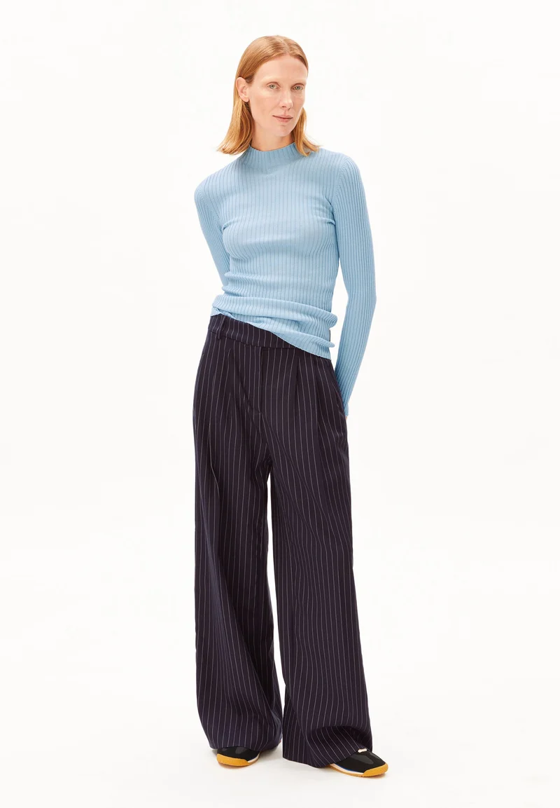 ALAANIA STRICKPULLOVER | blue glow