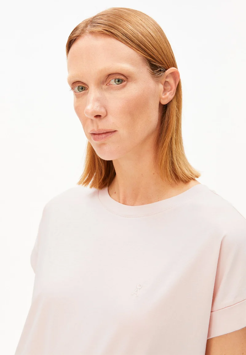IDAARA T-SHIRT | pale peach