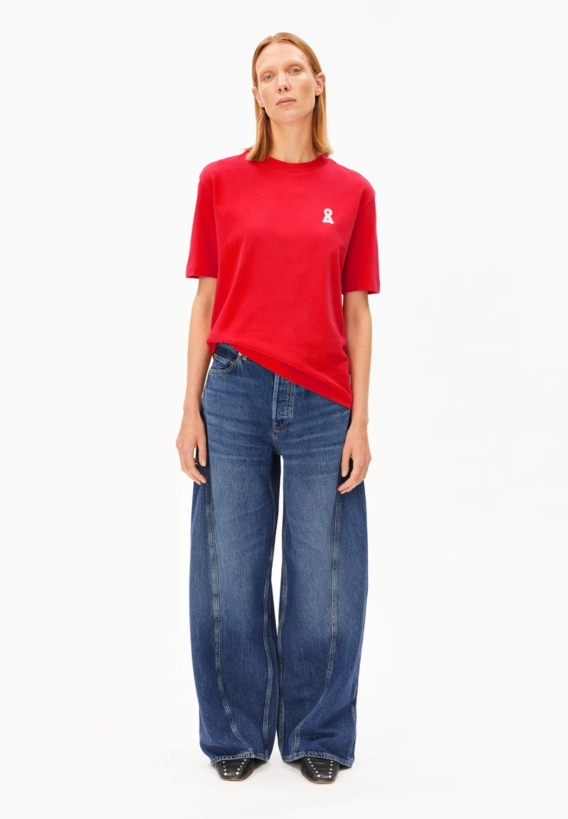 ICONIC Å TARJAA T-SHIRT | mars red