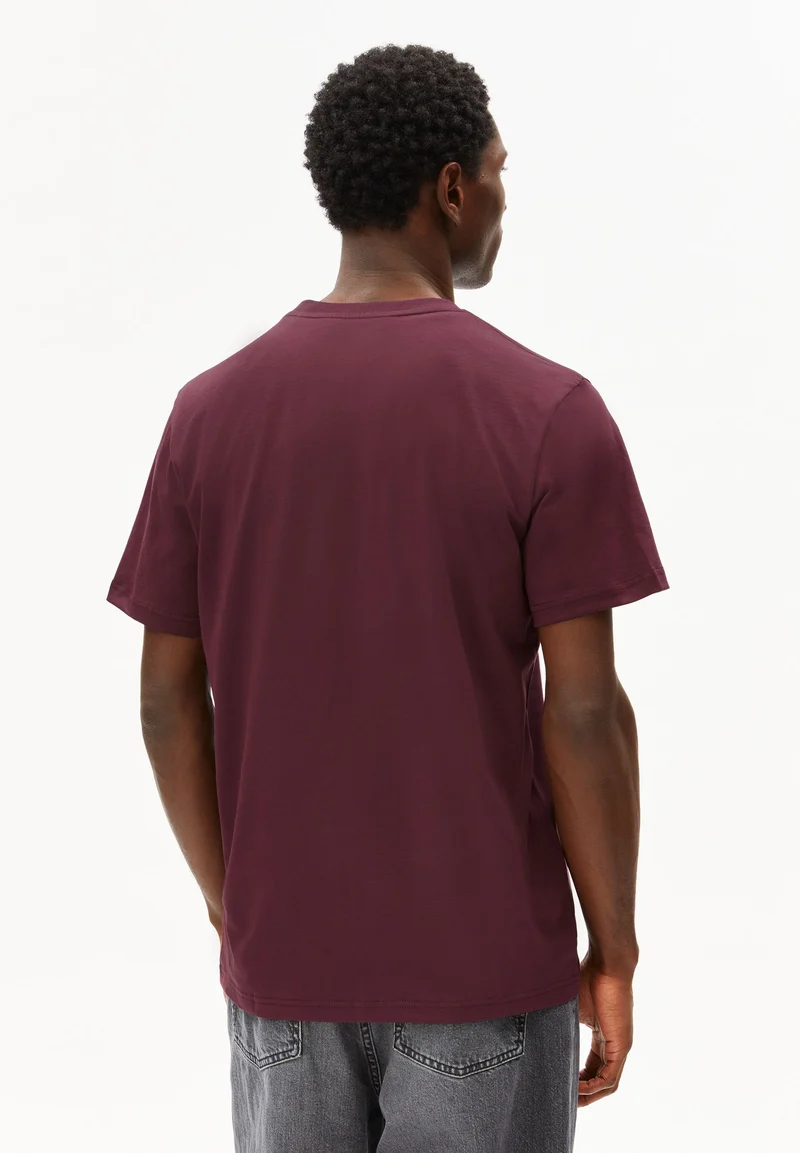 LAARON T-SHIRT | dark cranberry