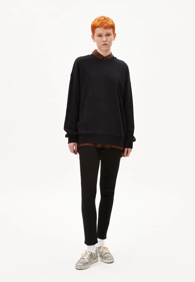AARIN | black