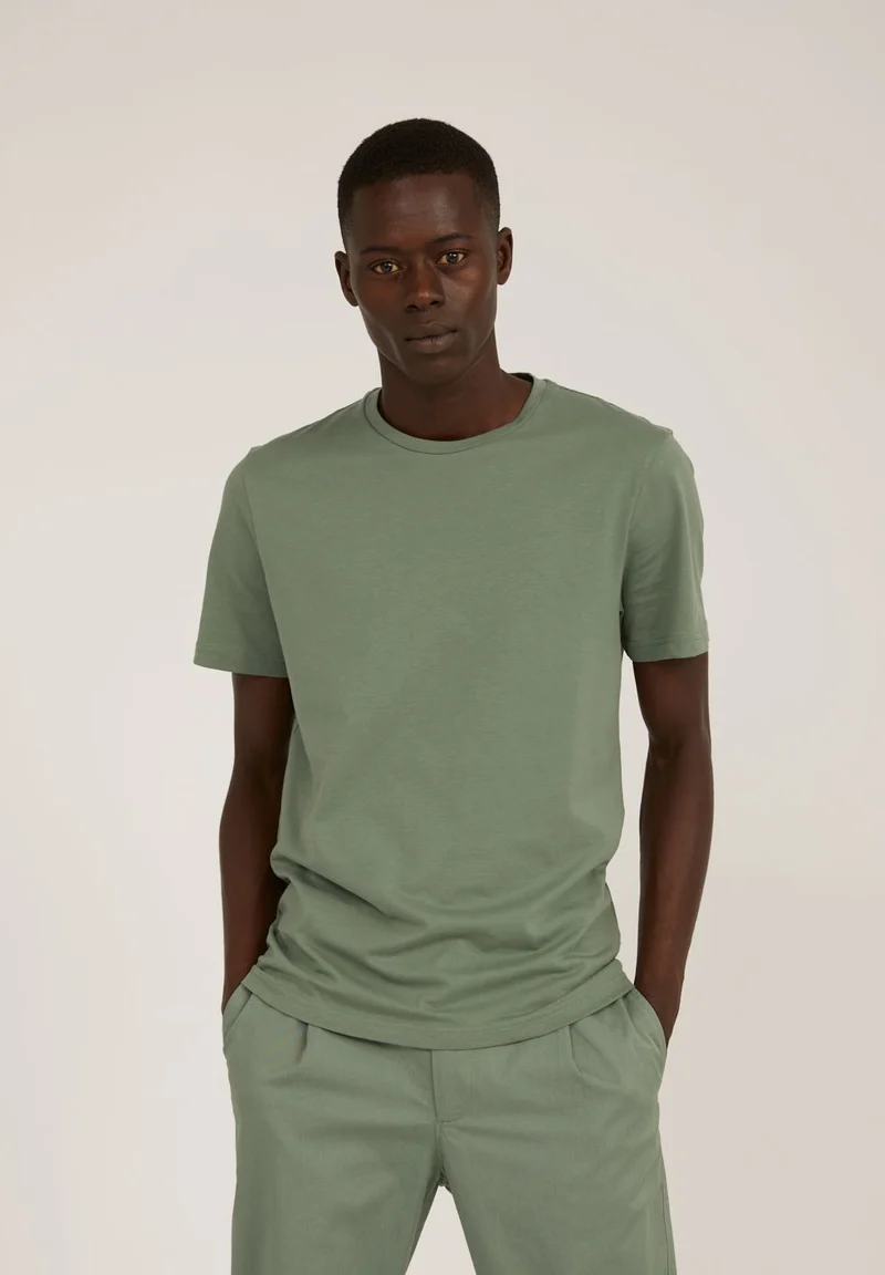 JAAMES T-SHIRT | agave