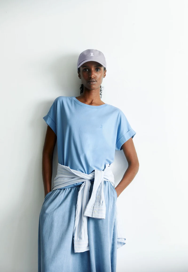 IDAARA T-SHIRT | silky blue