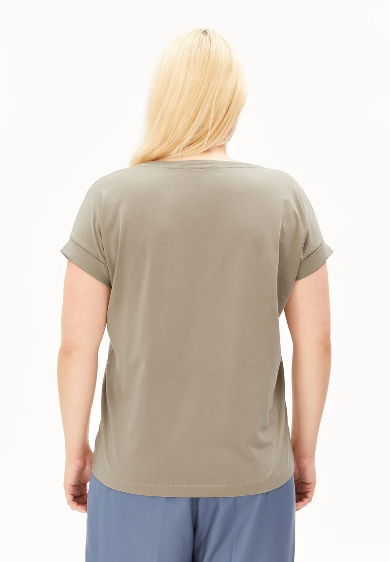 IDAARA T-SHIRT | light sage