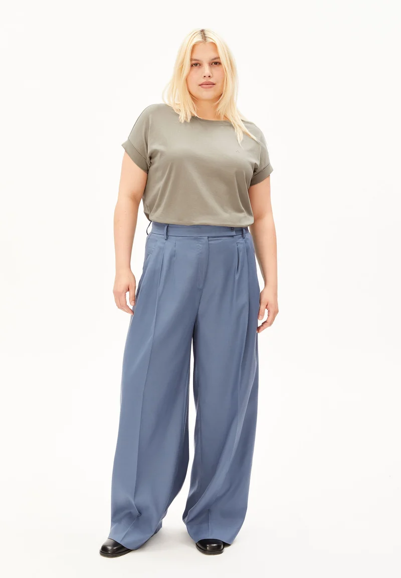 IDAARA T-SHIRT | light sage