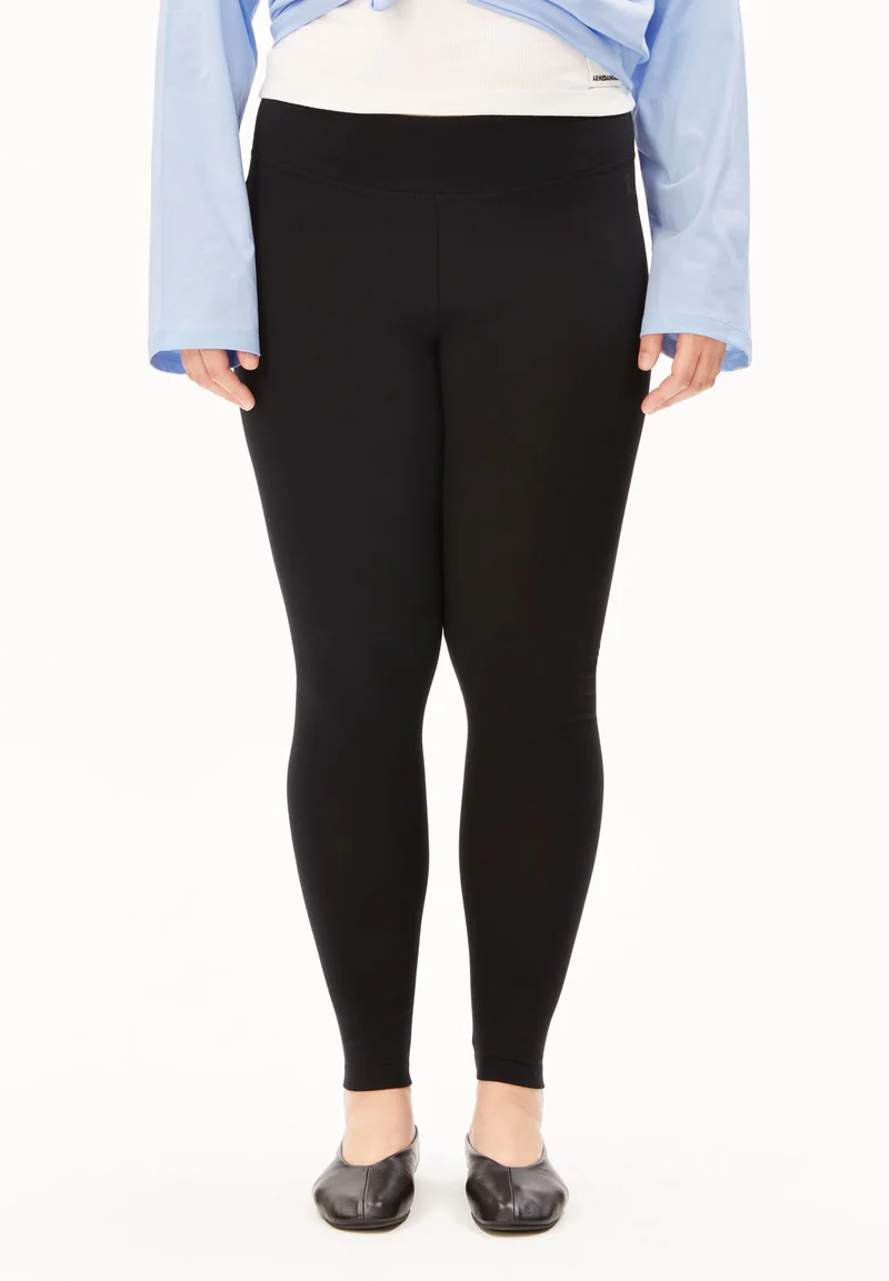 FARIBAA | black