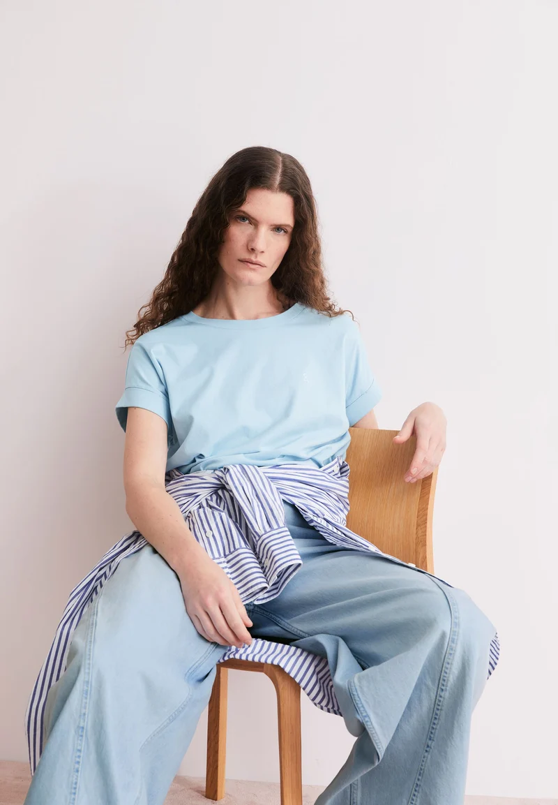 IDAARA T-SHIRT | blue glow