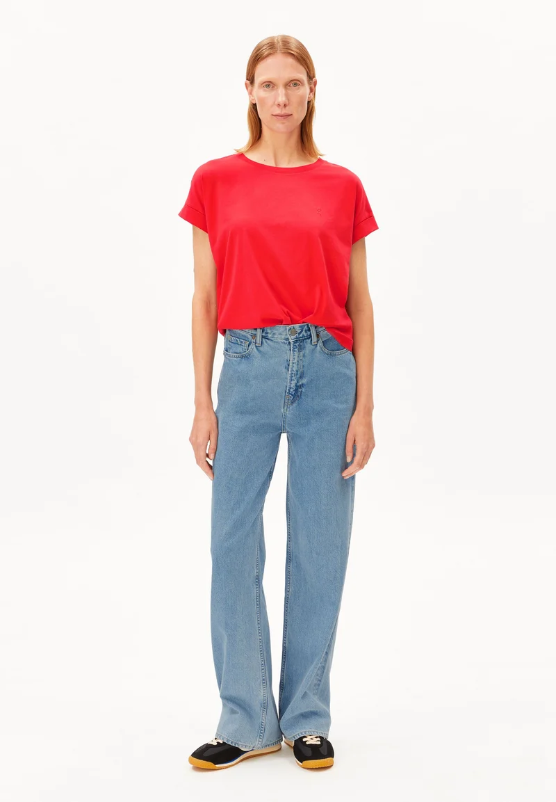IDAARA T-SHIRT | mars red