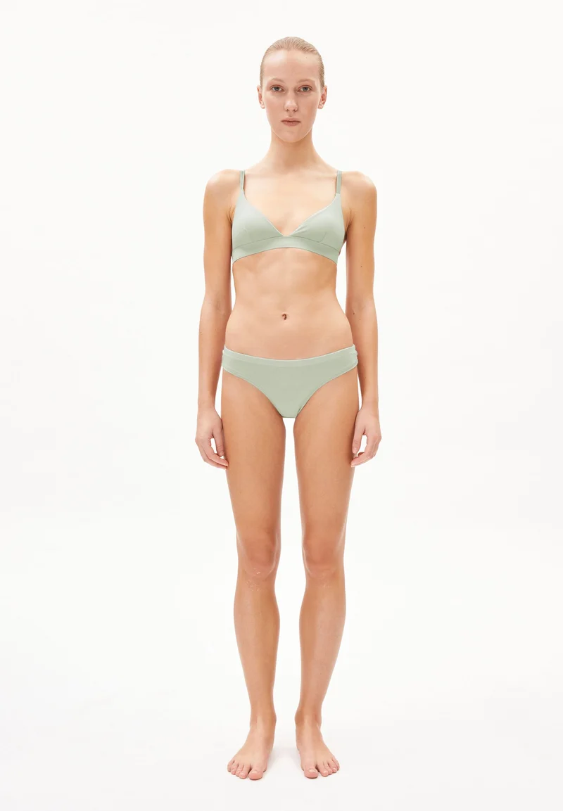 FAARA STRING | foam