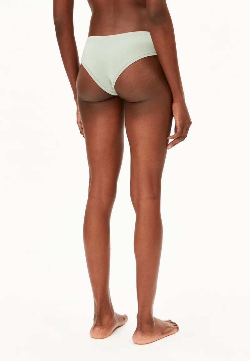 EIRAA SLIP | foam