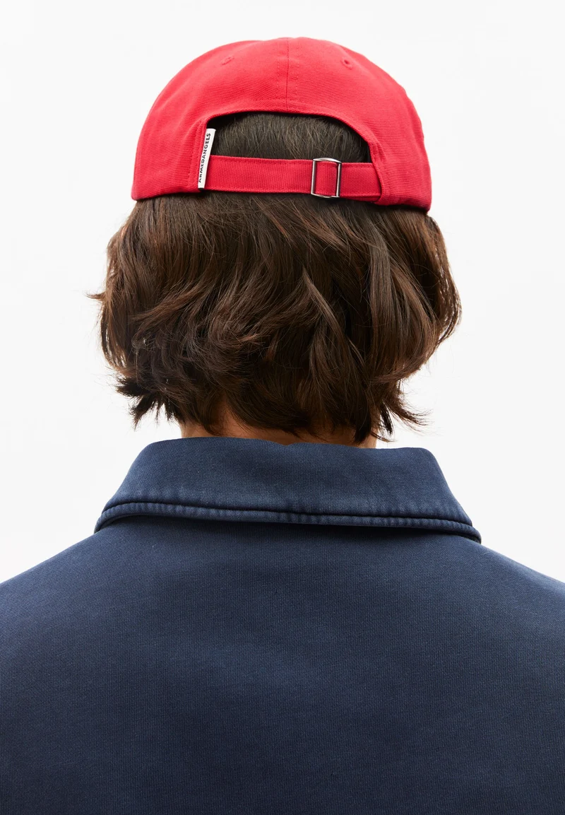 YENAAS BOLD KAPPE | mars red